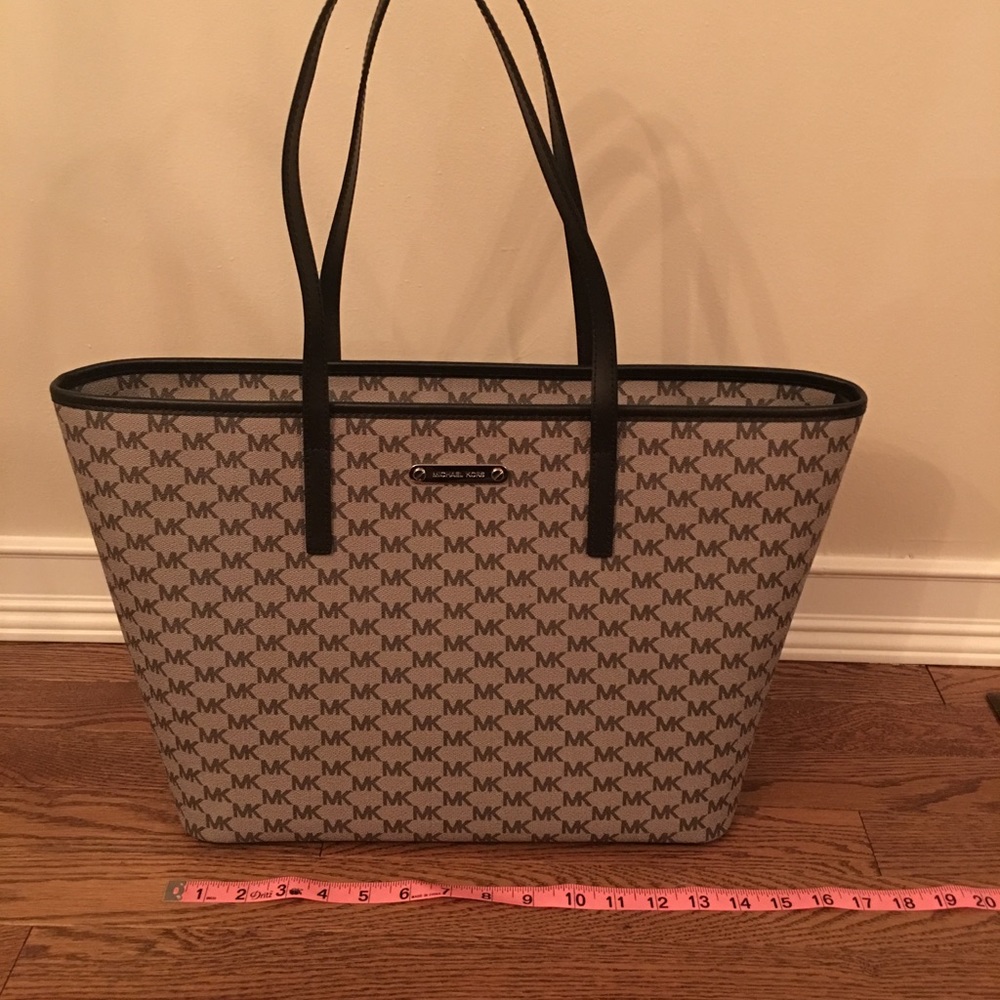 NWT Michael Kors Large Emry Tote - Picture 6 of 8